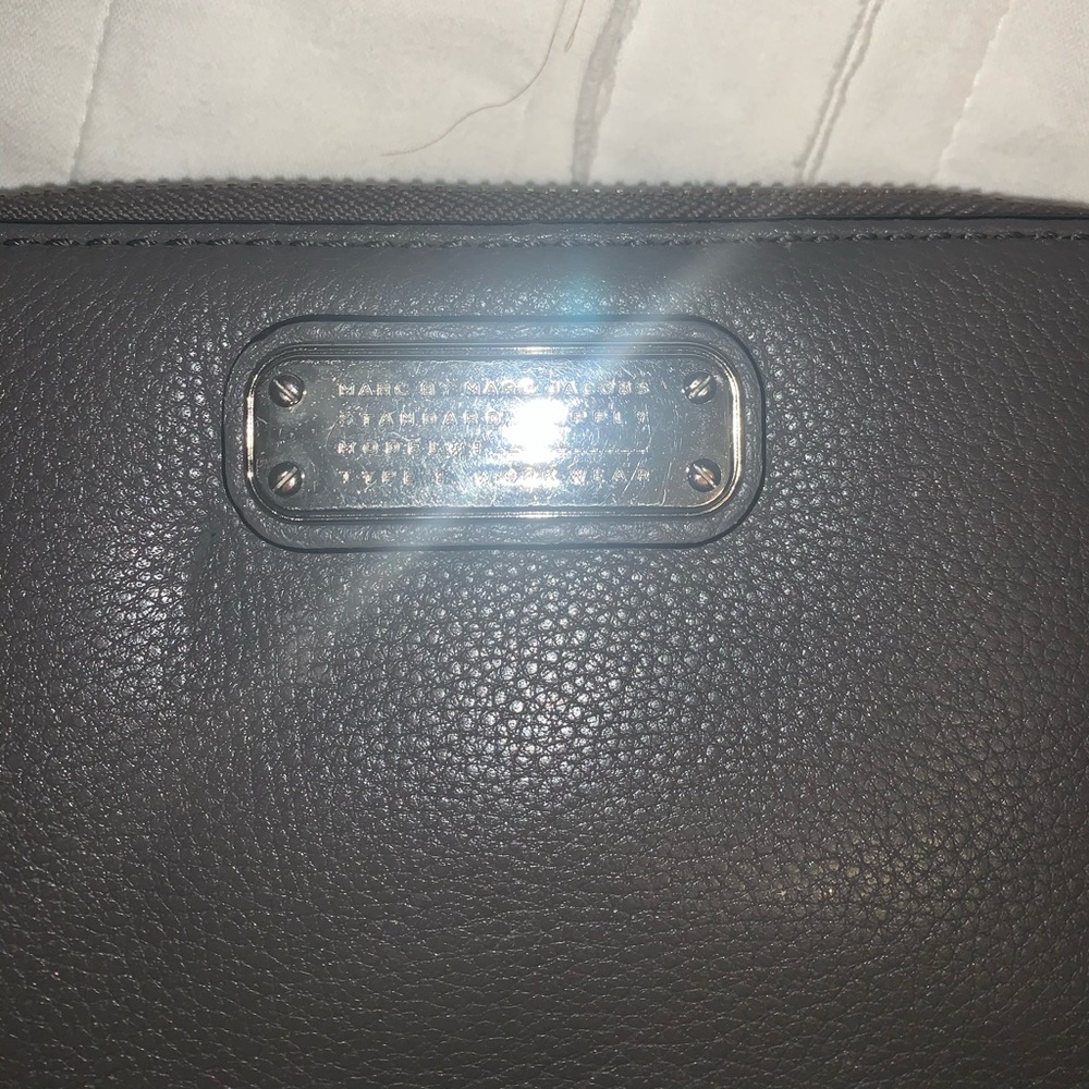 Marc By Marc Jacobs grey wristlet